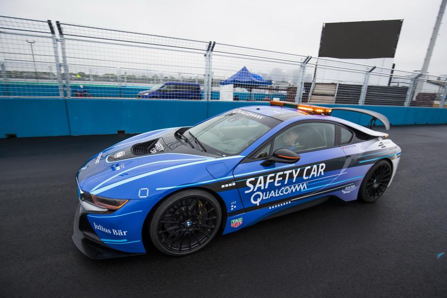  BMW i8 Formula E Safety Car (I12) 2015 года  (фото 5 из 21)